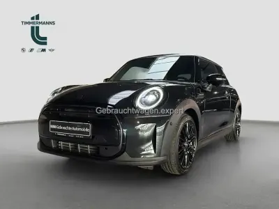 Używany Mini Cooper Classic 136 KM (100 kW) 2023 Czarny Hatchback