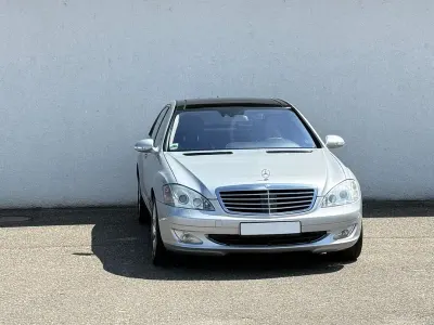 Używany Mercedes S500 387 KM (284 kW) 2007 Srebrny Sedan/Limuzyna