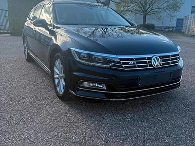 Second-hand VW Passat R-line 150 CP (110 kW) 2015 Negru Break