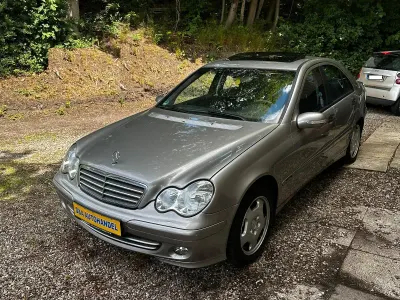 Gebraucht Mercedes C220 Elegance 150 PS (110 kW) 2004 Grau Limousine