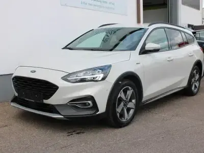 Używany Ford Focus Active X 125 KM (91 kW) 2021 Biały Sedan/Limuzyna