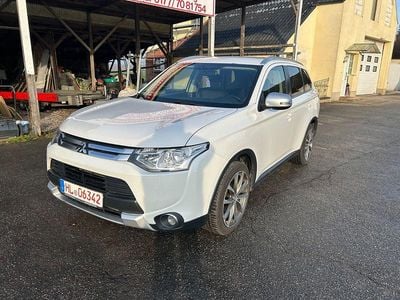 Gebraucht Mitsubishi Outlander Diamant Edition 150 PS (110 kW) 2015 Weiß SUV