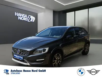 Gebraucht Volvo V60 CC Pro 190 PS (139 kW) 2017 Grau Kombi
