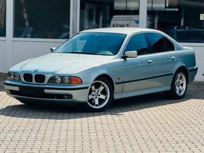 BMW 523