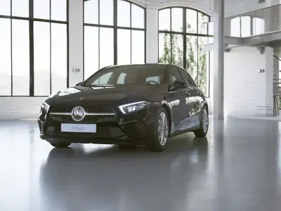 Gebraucht Mercedes A180 136 PS (100 kW) 2019 Schwarz unilack nachtschwarz Limousine