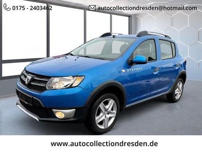 Blau Gebraucht 2015 Dacia Sandero Prestige Limousine | 6.670 € (Fairer Preis)