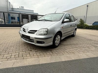 Nissan Almera Tino