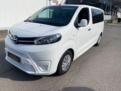 Gebraucht Toyota Proace Verso 102 PS (75 kW) 2019 Weiß Kombi