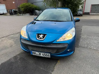 Gebraucht Peugeot 206+ 73 PS (53 kW) 2012 Blau Kleinwagen