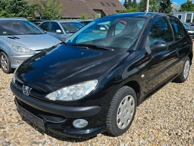 Gebraucht Peugeot 206 75 PS (55 kW) 2009 Schwarz Limousine