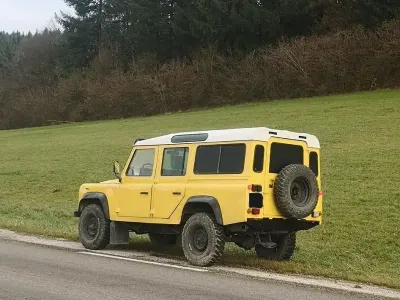 Gebraucht Land Rover Defender 86 PS (63 kW) 1988 Gelb SUV