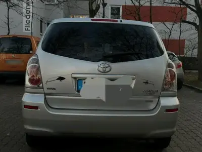 Usata Toyota Corolla Verso 177 CV (130 kW) 2006 Argento Monovolume