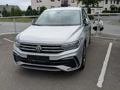 Gebraucht VW Tiguan R-line 150 PS (110 kW) 2024 SUV