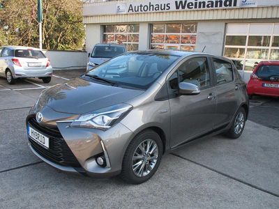 Gebraucht Toyota Yaris Hybrid Comfort 101 PS (74 kW) 2017 Grau Kleinwagen
