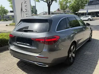 Gebraucht Mercedes C200 Avantgarde 163 PS (119 kW) 2023 Selenitgrau  metalliclack Kombi