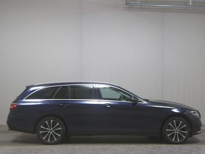 Usata Mercedes E300 Avantgarde 306 CV (225 kW) 2022 Blu Station wagon