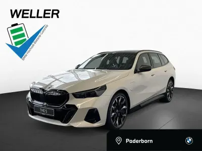 Neu BMW 550e Performance 489 PS (359 kW) 2026 Weiß Limousine