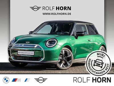 Gebraucht Mini Cooper Favoured 135 kW (184 PS) 2024 British racing green metallic Kleinwagen