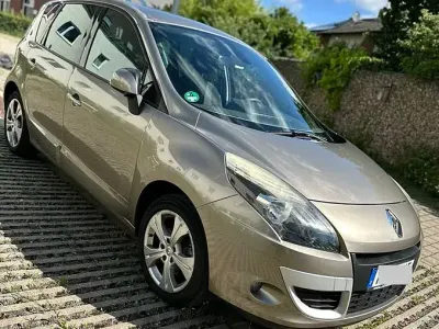 Gebraucht Renault Scénic Dynamique 131 PS (96 kW) 2010 Beige Van / Kleinbus