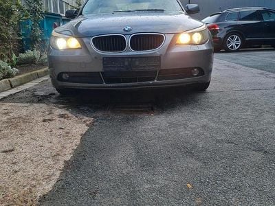 Gebraucht BMW 520 177 PS (130 kW) 2004 Grau Limousine