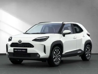 Neu Toyota Yaris Cross 131 PS (96 kW) 2026 Schneeweiß SUV
