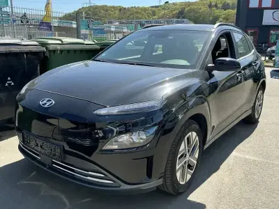 Gebraucht Hyundai Kona Select 100 kW (136 PS) 2022 Schwarz SUV