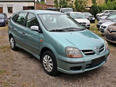 Nissan Almera Tino