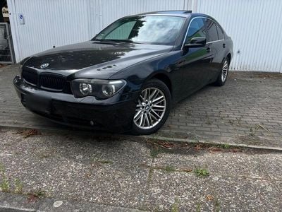 BMW 745