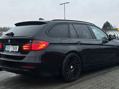 Gebraucht BMW 330 Sport Line 286 PS (210 kW) 2015 Schwarz Kombi