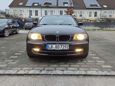 Gebraucht BMW 116 122 PS (89 kW) 2007 Schwarz Kleinwagen