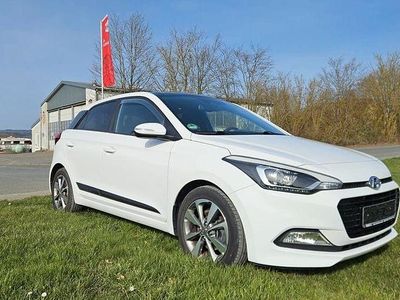 Gebraucht Hyundai i20 Active 120 PS (88 kW) 2017 Weiß Limousine