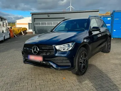 Gebraucht Mercedes GLC300e AMG line 320 PS (235 kW) 2021 Blau SUV