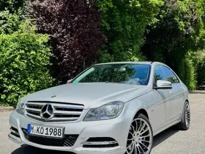 Gebraucht Mercedes C220 Avantgarde 170 PS (125 kW) 2012 Silber Limousine