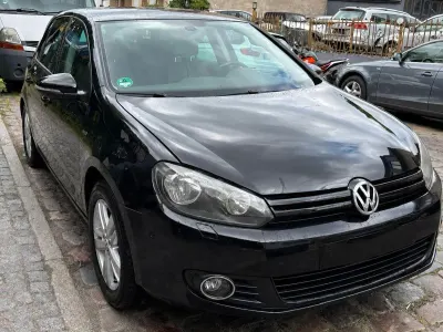 Gebraucht VW Golf VII Match 86 PS (63 kW) 2012 Schwarz Kleinwagen