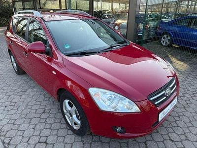 Gebraucht Kia Ceed Sportswagon LX 126 PS (92 kW) 2010 Rot Kombi