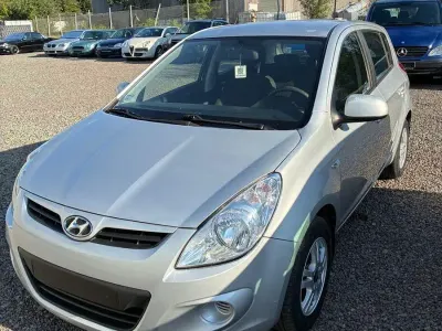 Gebraucht Hyundai i20 Classic 77 PS (56 kW) 2009 Silber Kleinwagen