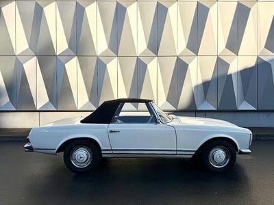 Weiß Gebraucht 1965 Mercedes W113 Cabrio | 77.990 €