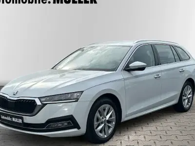 Używany Skoda Octavia Style 116 KM (85 kW) 2022 Biały Kombi