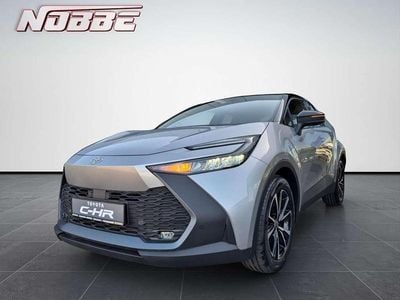 Neu Toyota C-HR 140 PS (102 kW) 2025 Shimmering silver metallic/schwarz SUV