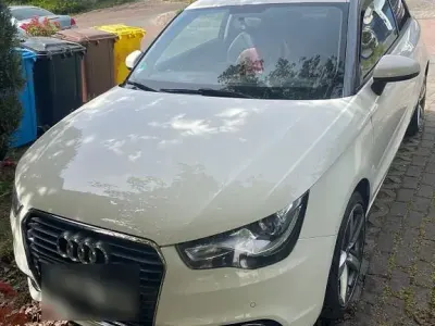 Gebraucht Audi A1 Ambition 122 PS (89 kW) 2011 Weiß Kleinwagen
