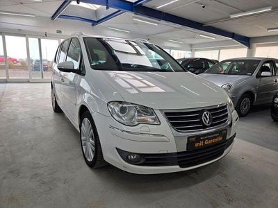 Weiß Gebraucht 2009 VW Touran Highline Van / Kleinbus | 6.999 € (Teuer)