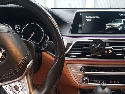 BMW 730