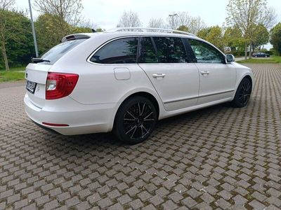 gebraucht Skoda Superb 2.0 Elegance DSG 4x4