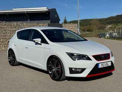Second-hand Seat Leon FR 179 CP (131 kW) 2015 Alb Berlinǎ