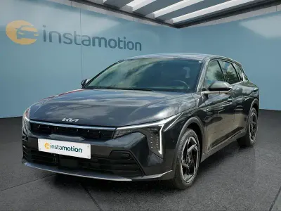 Neu Kia K4 Spirit 150 PS (110 kW) 2026 Grau Kleinwagen