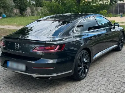 Gebraucht VW Arteon R-line 150 PS (110 kW) 2017 Grau Kleinwagen