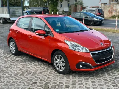 Gebraucht Peugeot 208 Active 68 PS (50 kW) 2017 Kleinwagen