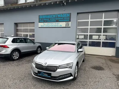 Gebraucht Skoda Superb Style 200 PS (147 kW) 2022 Silber Kombi