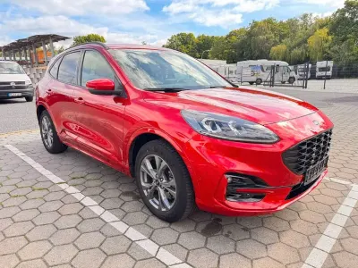 Gebraucht Ford Kuga ST-Line 224 PS (164 kW) 2023 Rot SUV