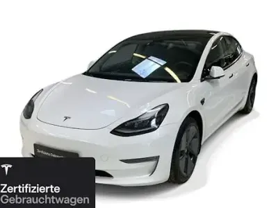 Begagnad Tesla Model 3 Long Range RWD 208 kW (283 HK) 2023 Vit Sedan